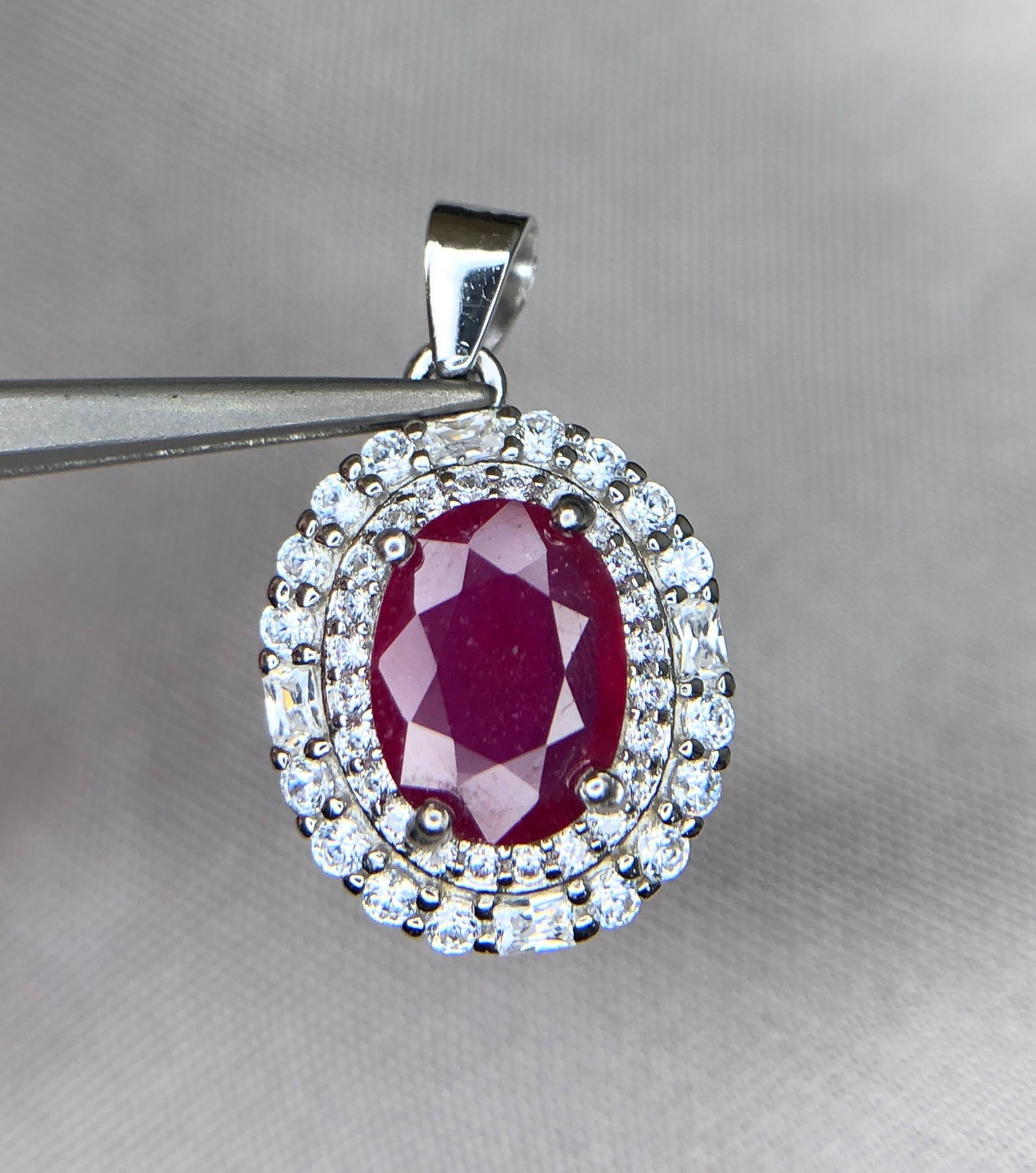 Splendide parure ornée de Rubis & Argent 925 Rhodié