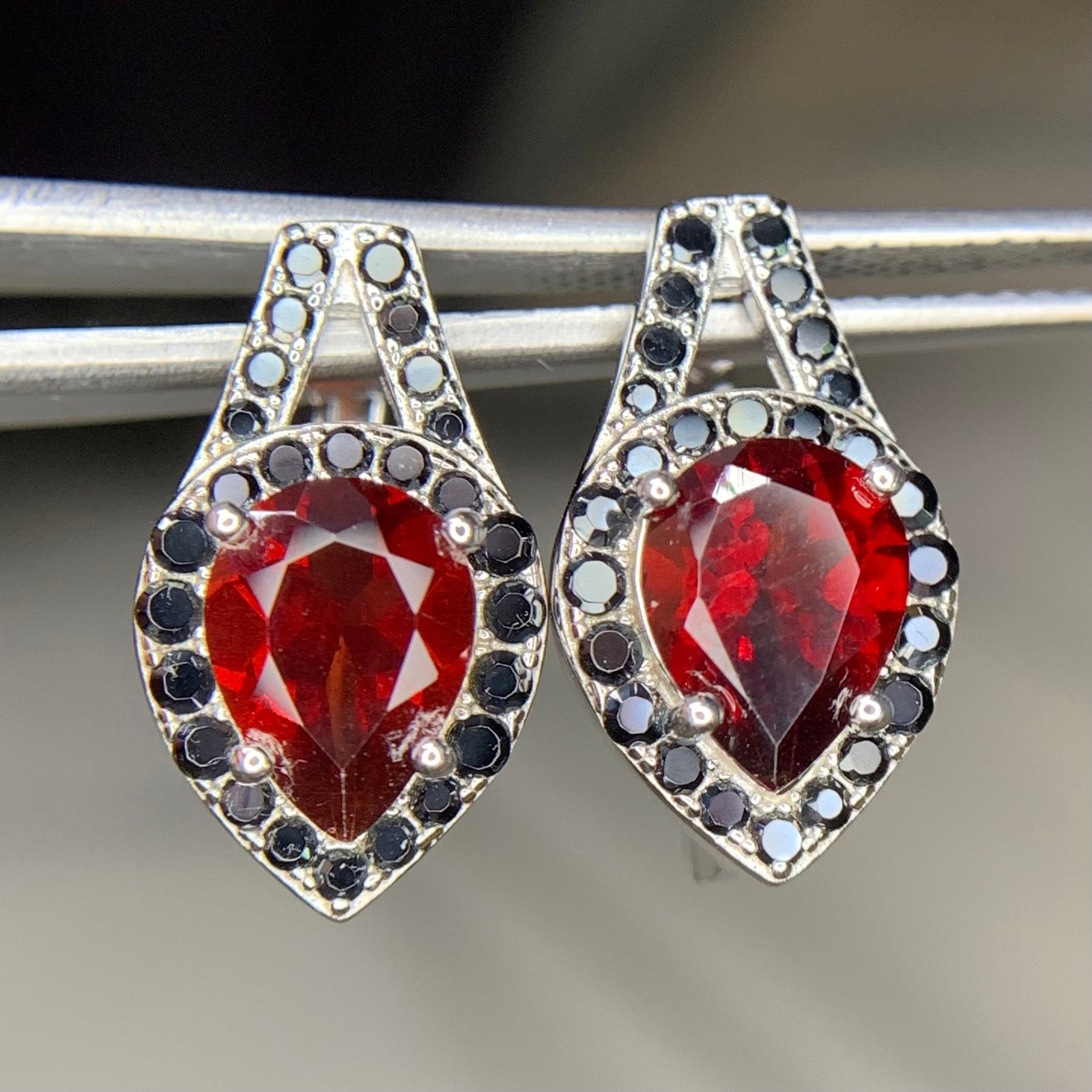 Boucles d'Oreilles - Grenat & Spinelle Naturel & Argent Plaqué Rhodium