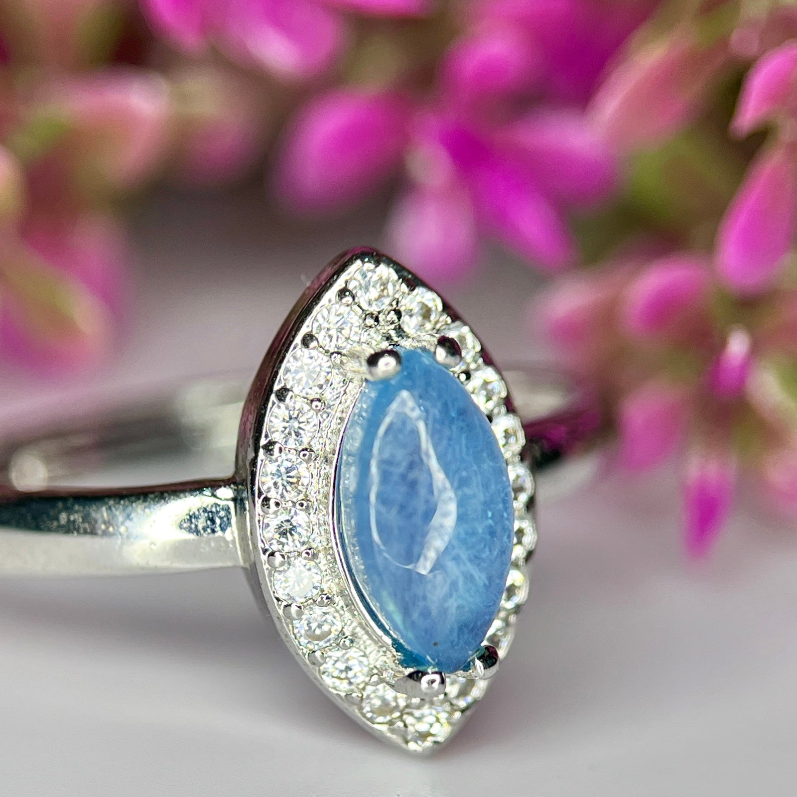 Bague ajustable en Aigue-marine Naturelle et Argent Rhodié