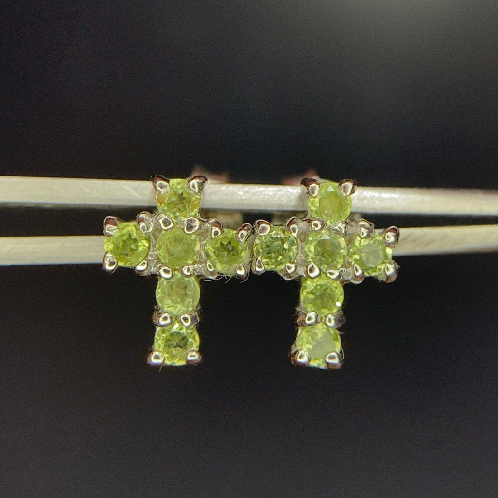 Boucles d'oreilles Croix de Lumière - Péridot & Argent 925 placage Rhodium