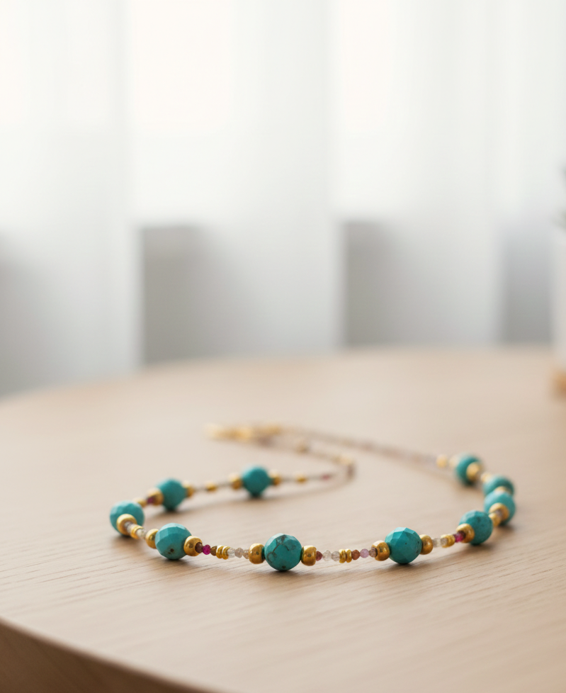 Azure Radiance - Howlite Turquoise & Plaqué Or