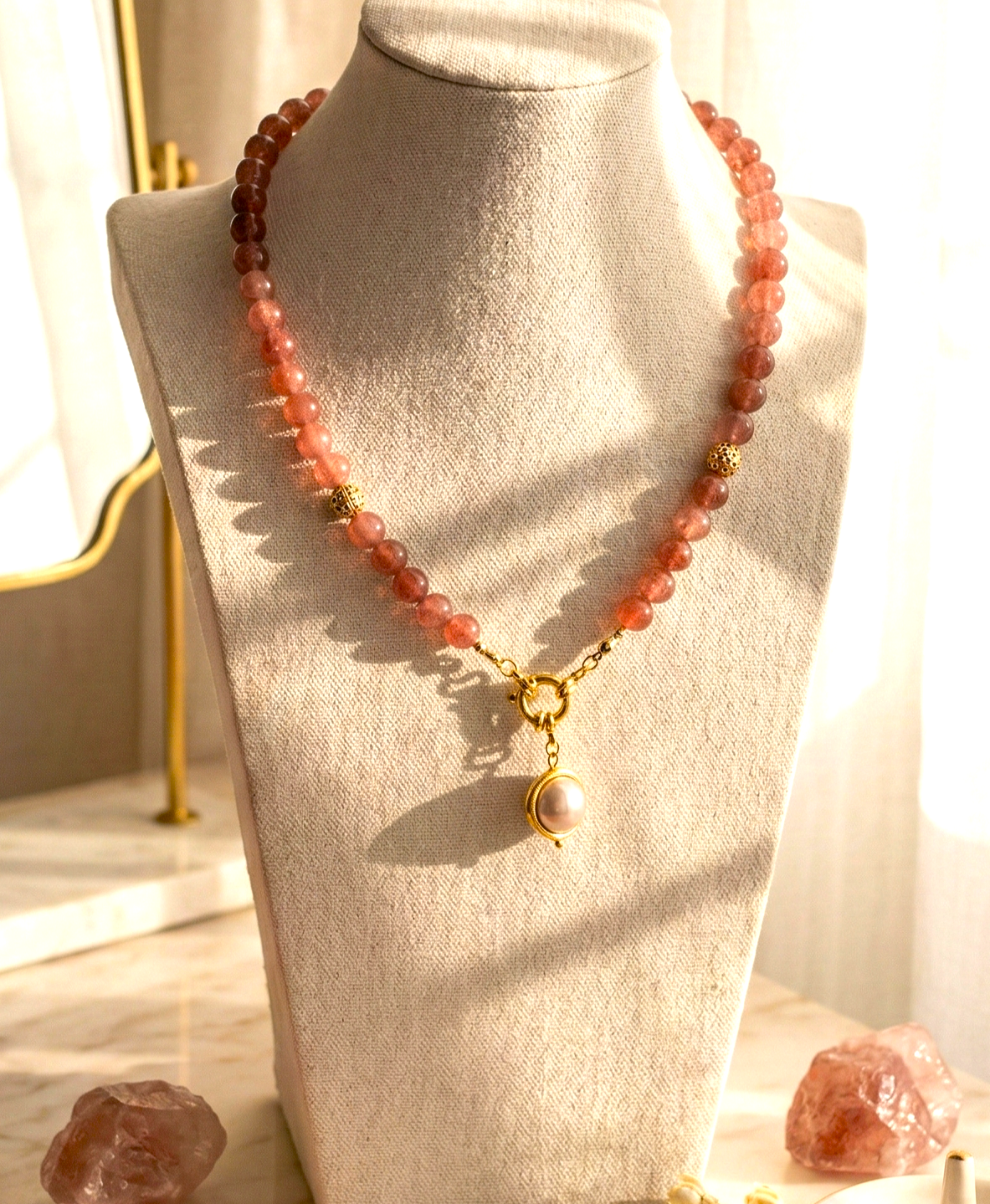 Quartz Framboise & Perle D’Eau Douce - Pierres Naturelles & Plaqué Or 14K
