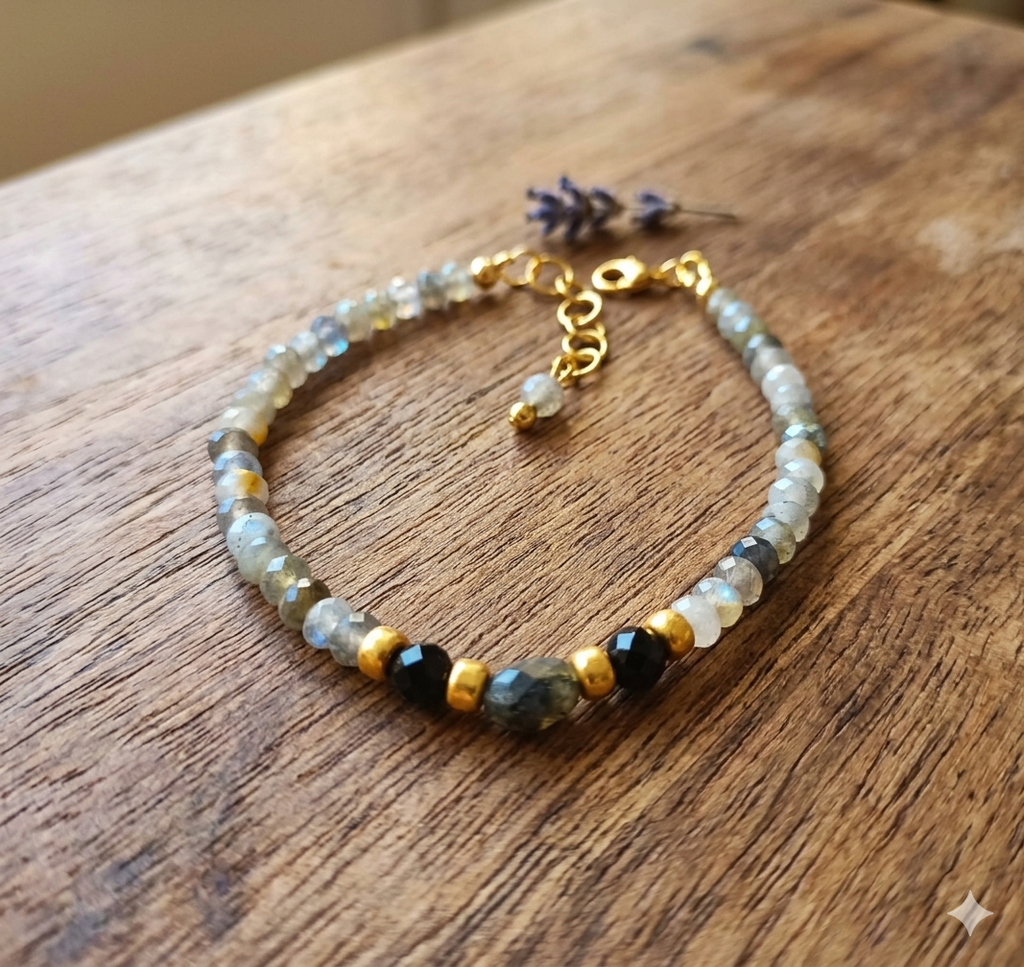 Bracelet "Éclat Nocturne" - Labradorite, Spinelle & Acier Inoxydable Plaqué Or