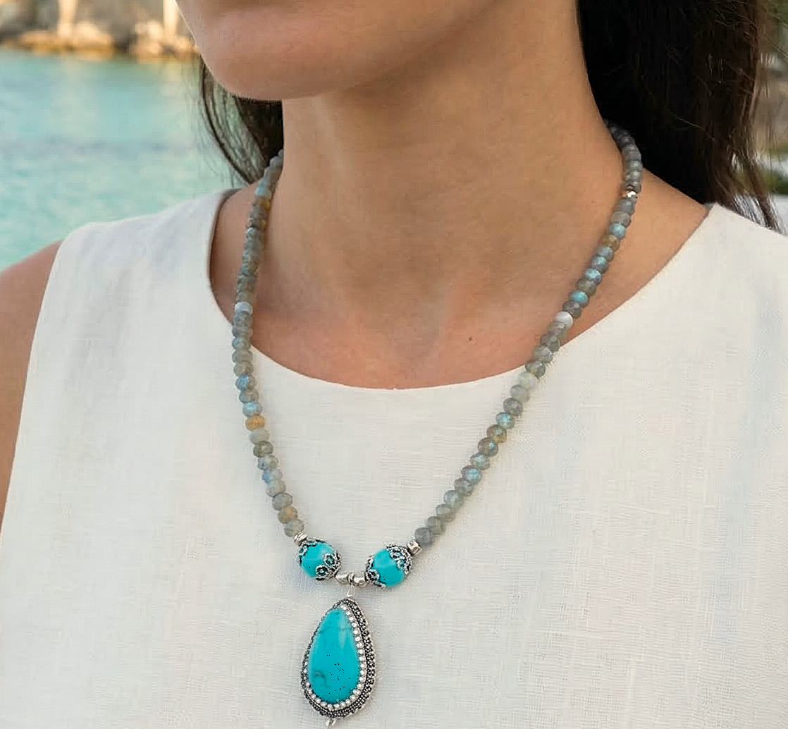 Azure Waters - Labradorite, Magnésite & Acier Inoxydable