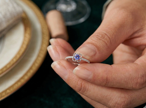 Bague Fleur de Tanzanite Naturelle - 5.53 Ct & Argent 925