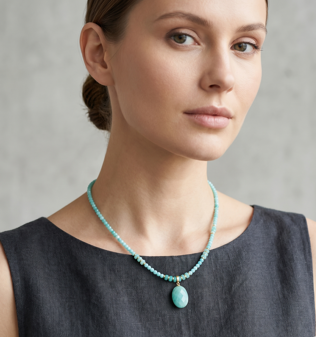 "Azurite Boréale" – Collier Aventurine Facettée & Pendentif – Acier Inox Or