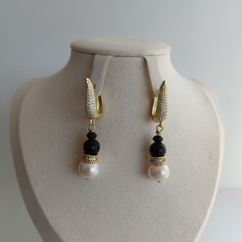"Éclat de Minuit" - Perles Naturelles & Grenat et Labradorite Noire - Finition Or