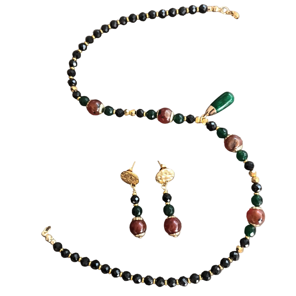 Parure Unique Velora - Set Collier & Boucles d'Oreilles en Spinelle, Fuchsite & Or 18K