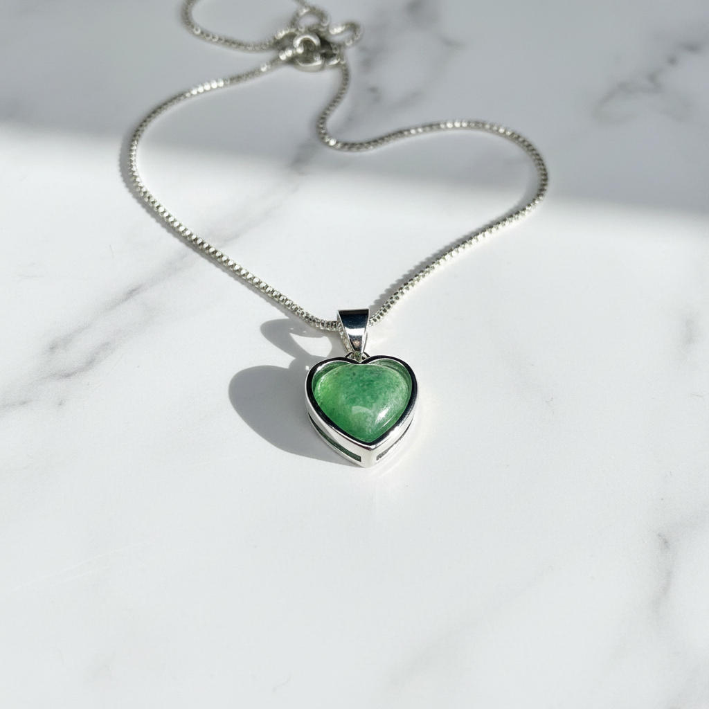 Colier Cœur Précieux - Jade Vert Naturel & Argent Rhodié