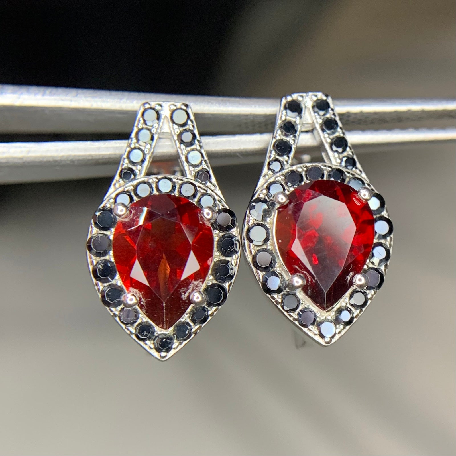 Boucles d'Oreilles - Grenat & Spinelle Naturel & Argent Plaqué Rhodium
