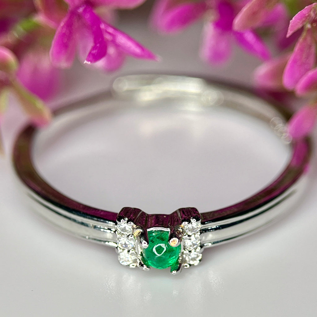 Bague ajustable en Émeraude Naturelle et Argent Rhodié