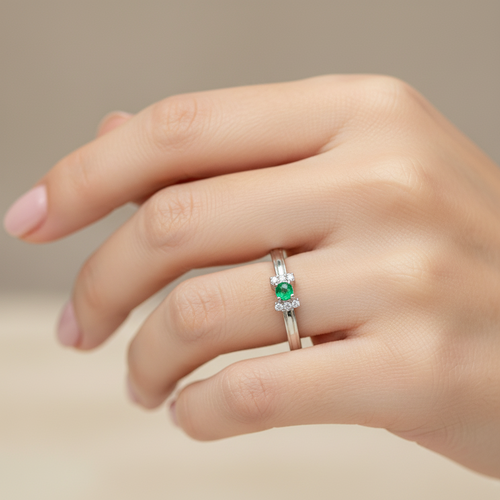 Bague ajustable en Émeraude Naturelle et Argent Rhodié