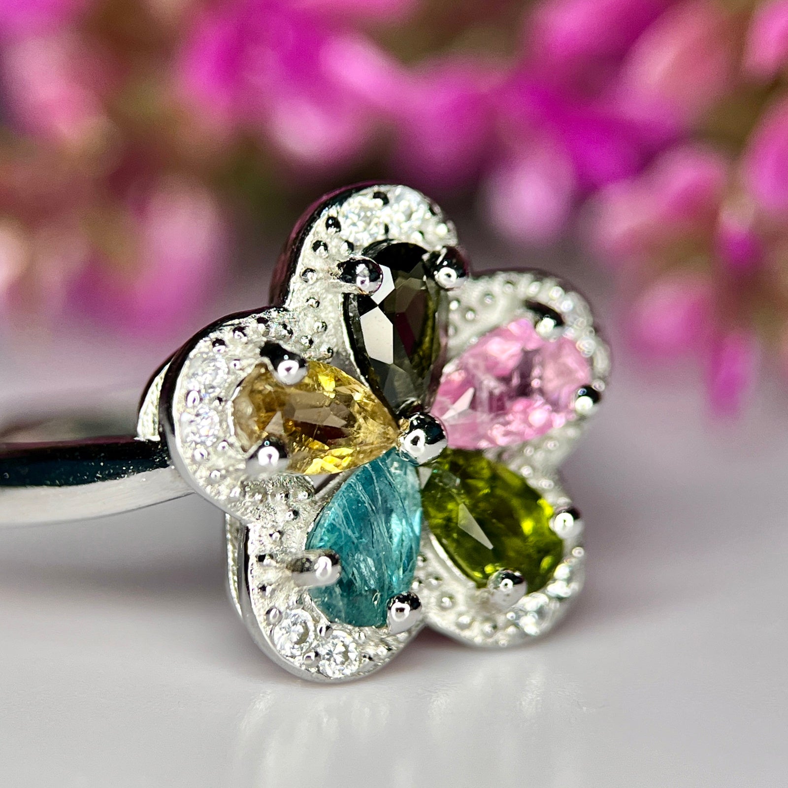 Bague Élégante Ajustable en Tourmaline Multicolore Naturelle et Argent Rhodié
