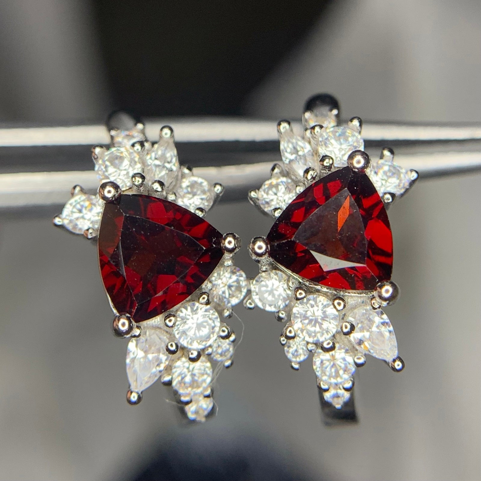 Boucles d'Oreilles - Grenat Naturel, Zirconium (CZ) & Argent Plaqué Rhodium