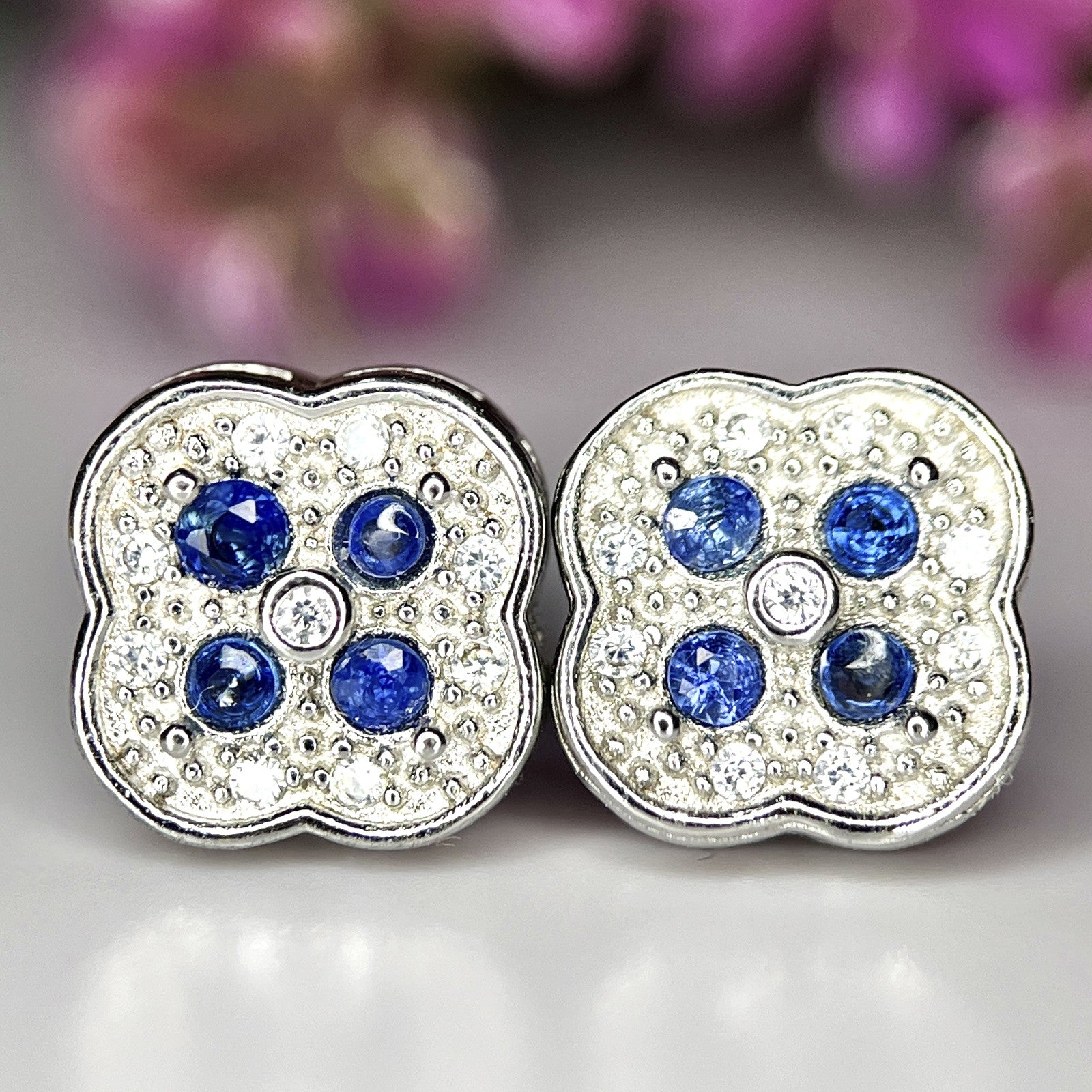 Boucles d'oreilles Saphir Naturel & Halo de Zirconium - Argent Rhodié